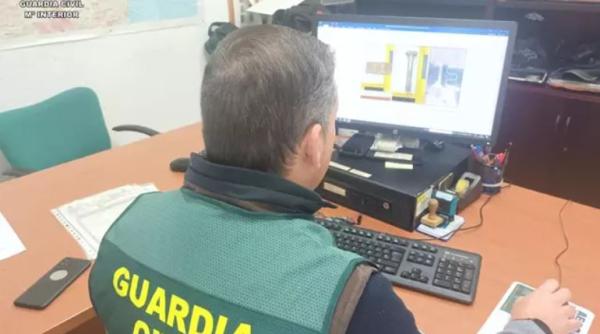 Doi români din Spania au furat aproape o tonă de componente de pe calea ferată