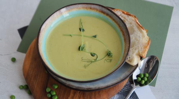 Supa cremă de mazăre, o rețetă delicioasă și ieftină pentru prânz