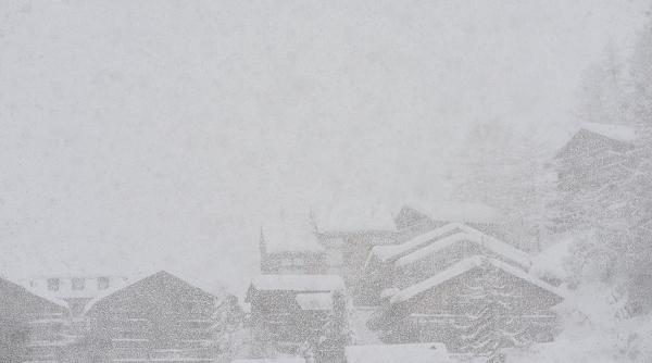 Regatul Unit: inundații și posibile întârzieri în transportul public din cauza furtunii Henk