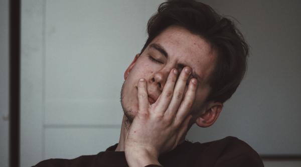 Leacuri naturiste eficiente pentru combaterea durerilor de cap