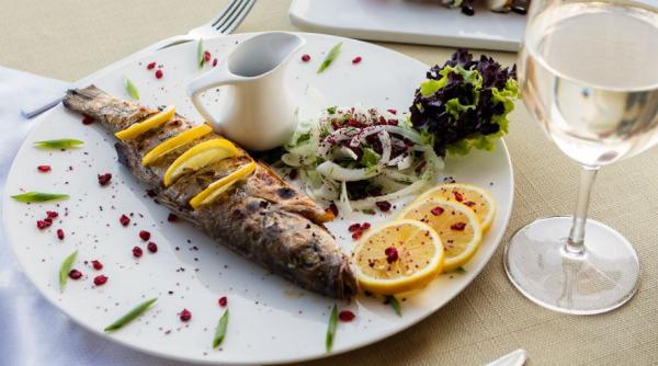 Cina va fi gata în 30 de minute: pește delicios, preparat în stil franțuzesc