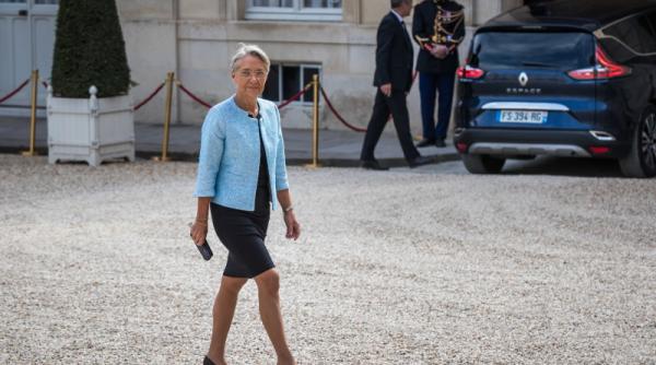 Cutremur politic în Franța. Premierul Elisabeth Borne și-a dat demisia. Macron a acceptat 