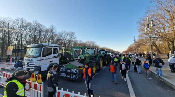 Imagini de la protestul fermierilor din Germania: Manifestațiile provoacă tulburări în toată țara / GALERIE FOTO