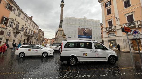 Se scumpește taxiul în Roma. Turiștii vor scoate mult mai mulți bani din buzunar din acest an. Burdușa: "Adio, tarife fixe!"