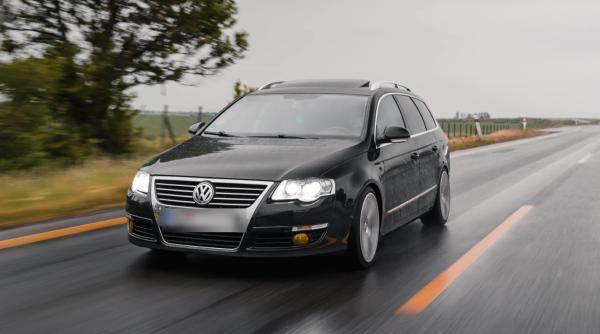 Volkswagen își va dota mașinile cu inteligență artificială. Chat GPT va fi integrat în sistemul electronic 