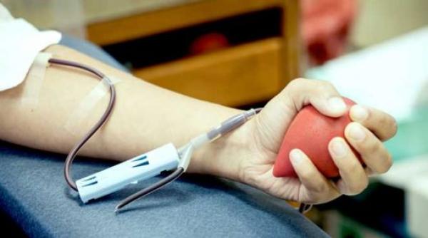 Val de donatori de sânge la Ploiești, după ce tichetele de masă oferite s-au majorat la 280 de lei. Centrul limitează donările