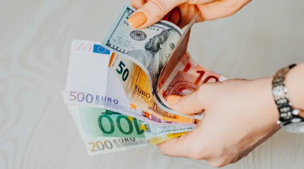 Horoscop financiar: Șase zodii vor câștiga bani mulți în weekend