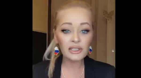 Celebra protestatară Codruţa Cerva, scoasă cu forţa din maşină de poliţişti şi dusă la INML