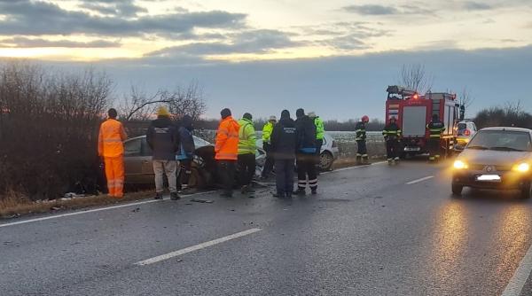 O şoferiţă de 85 de ani a accidentat doi muncitori care lucrau la drumul public