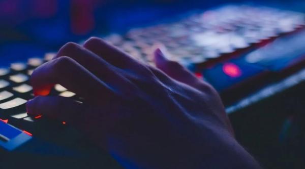 Spania pregătește un proiect de lege ca să împiedice accesul minorilor la site-urile pornografice 