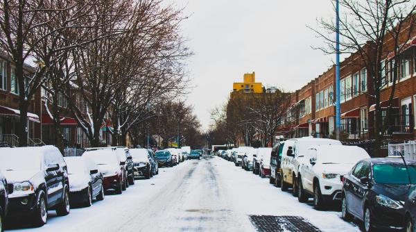 Haos în Germania: sute de zboruri și trenuri anulate și numeroase accidente, provocate de polei