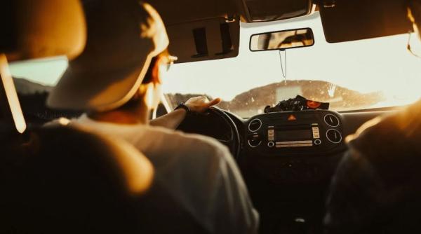 Mergi în Grecia? Poți rămâi fără permis și amendat dacă faci asta în mașină