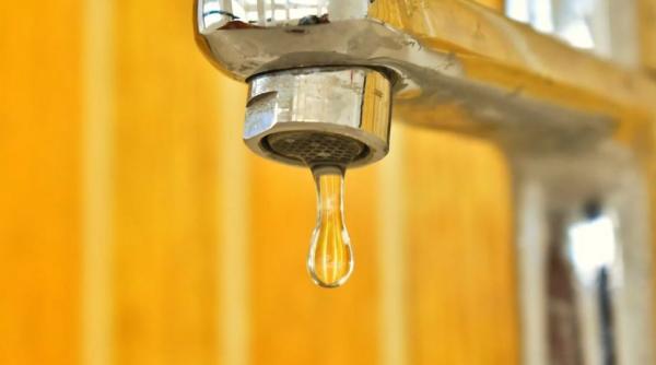 O italiancă de 96 de ani a primit o factură la apă de 24.000 de euro. Compania nu e la prima greșeală