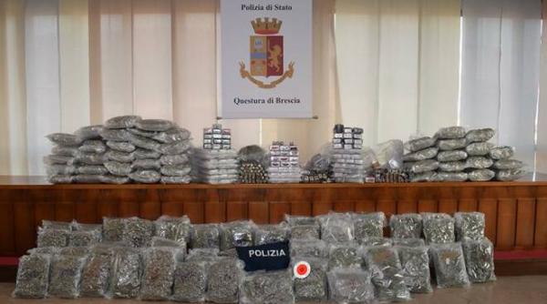 Tânăr român, venit de doar o lună în Italia, prins cu droguri de 2,5 milioane de euro în garaj; mama sa crede că i s-a întins o cursă