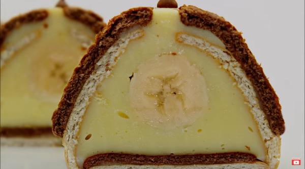 Prăjitură delicioasă cu biscuiți și banană: O delicatesă ușor de preparat