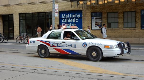 Şapte persoane împuşcate mortal, lângă Chicago. Poliția caută un tânăr de 23 de ani