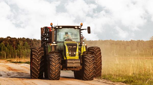 Agricultorii din Franța nu cedează: Vor bloca drumurile din toată țara până când guvernul va limita plafonarea prețurilor la alimente