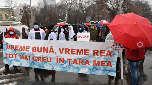 Angajații din Sănătate organizează noi proteste. Sanitas: "Joi ne facem auziți la Ministerul Muncii"