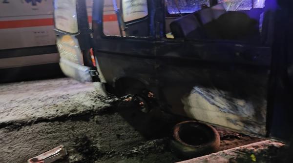 Accident grav între două microbuze și un autoturism, în județul Bihor: 17 victime, dintre care nouă transportate la spital