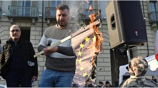 Steagul Uniunii Europene, ars la un protest al fermierilor din Italia:  „UE a eșuat și vrem să ieșim din ea“ 