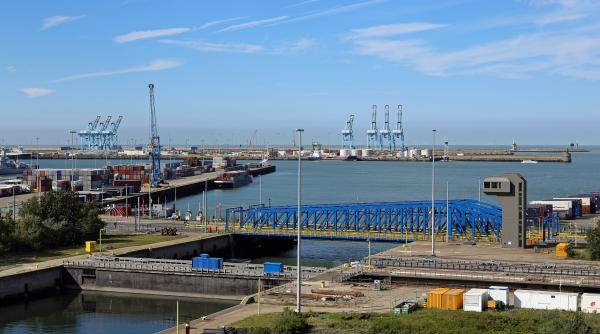 Fermierii belgieni au blocat drumurile către portul Zeebrugge, al doilea ca mărime din țară