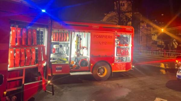 Arde sediul Poliției Municipiului Tulcea: Pompierii, intervenție pentru stingerea incendiului pornit la subsolul clădirii