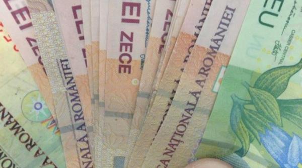Guvernul a decis: 250 de lei pentru românii cu venituri de până la 2.000 de lei; banii se virează o dată la două luni