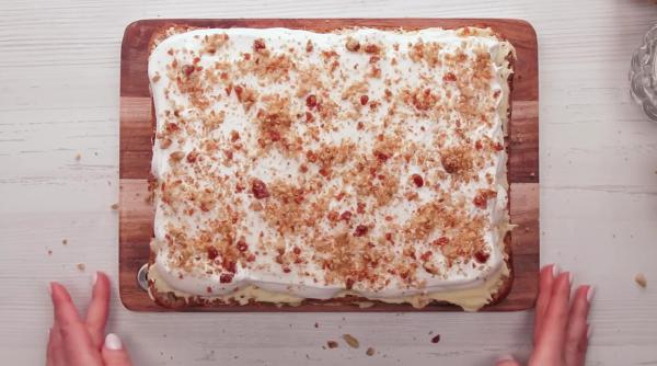 Prăjitură ungurească: Desert delicios cu aromă de nuci și gem 