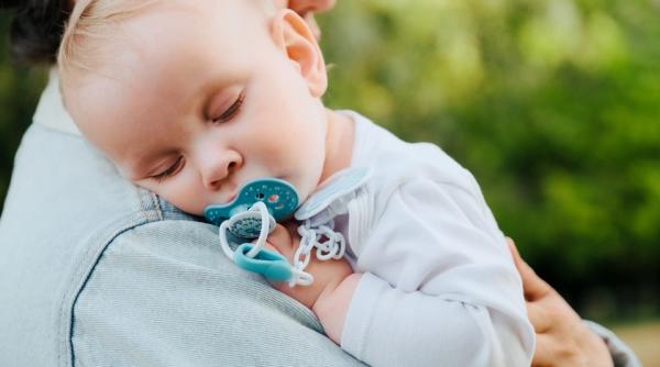 Cum să alegi lănțișoarele pentru suzetă potrivite pentru copilul tău