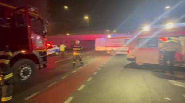 Un incendiu a izbucnit la o pensiune din localitatea Călimănești. Un angajat a fost găsit  inconștient; alte două persoane au fost transportate la spital