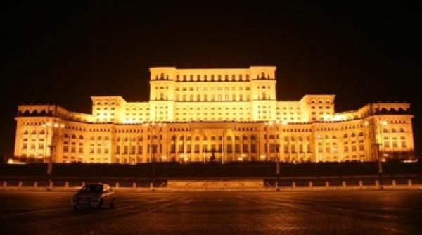 Parlamentul României, iluminat în culorile drapelului ucrainean pe 24 februarie