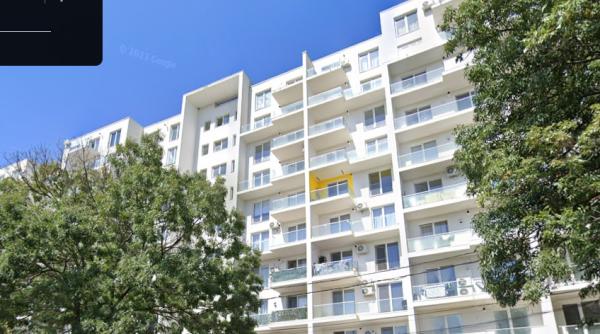 Dezvoltatorul unui bloc din Ploiești a construit ilegal un etaj în plus și a vândut apartamente de mai multe ori. "Ar fi trebuit să nu existe etajul 9"