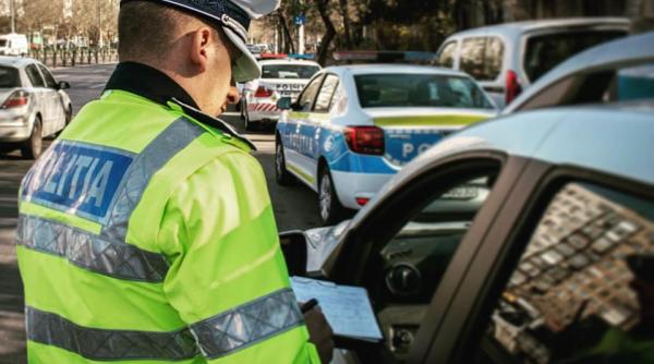 O șoferiță din Dâmbovița, bătută de polițiștii care au prins-o cu numere false. A fost încătușată
