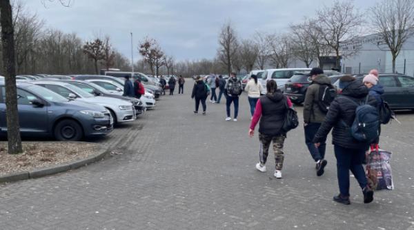 Cel mai mare abator din Germania se închide: Viitorul a sute de muncitori români este incert, locul lor de muncă dispare