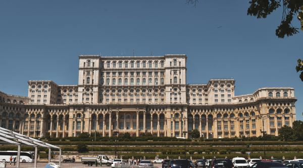 „Inovează azi pentru România de mâine” - un proiect în care tinerii pot câștiga 800 de lei lunar