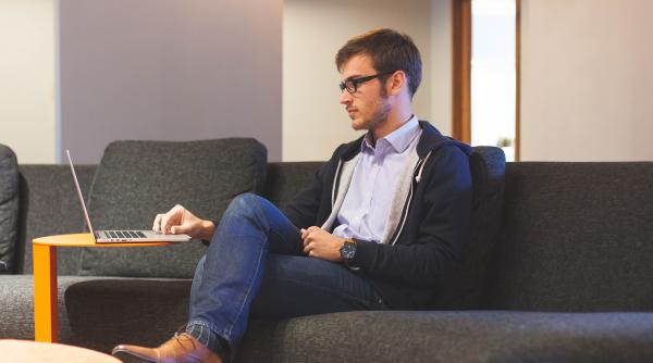 Român stabilit în Germania, curios dacă „merită revenit în Cluj?”. Răspunsurile clujenilor l-au blocat: „Cam așa văd orașul azi, față de acum 10 ani“