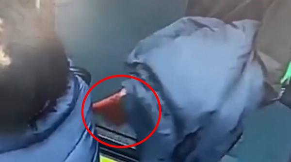 Doi români, furturi de peste 11.000 de euro în autobuzele din Spania: Metoda prin care reușeau să pun mâna pe cardurile bătrânilor  / VIDEO