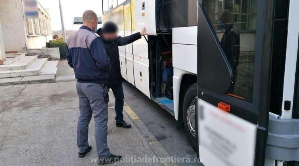 Autocare din România și Moldova, drastic controlate în Italia: Autoritățile confiscă 45 kg de alimente și 20 de borcane