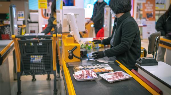 Studentă în Italia: "Am refuzat un loc de muncă la supermarket. Salariul de 500 de euro pe lună este o bătaie de joc în ziua de astăzi”