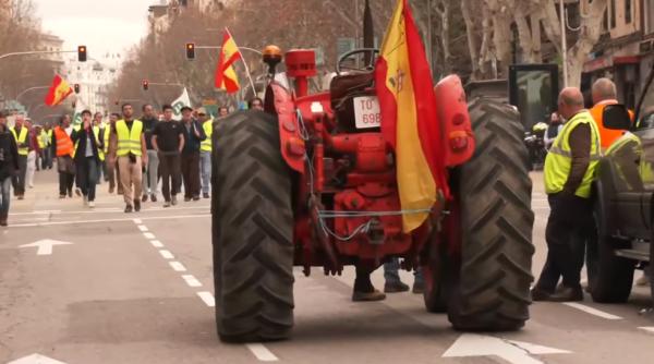 Protest de amploare. Fermierii spanioli au adus sute de tractoare pe străzile din Madrid