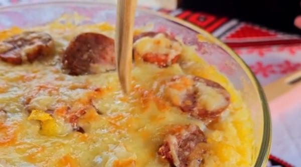 Cum să faci mămăligă în straturi, un deliciu din bucătăria românească 