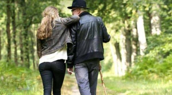 Italia. O badantă s-a căsătorit cu fiul bătrânei pe care o îngrijea fără ca el să știe. Despăgubiri de peste 10 mii de euro