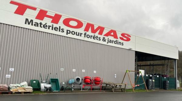 Patru români au spart zeci de magazine de materiale de construcții din Franța, de unde furat drujbe de peste 140.000 de euro