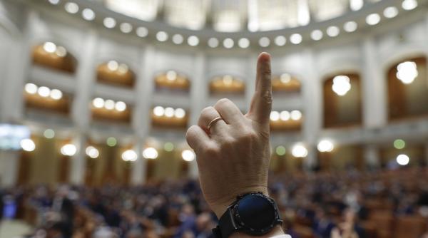 Alegeri prezidențiale în septembrie. Legea a fost adoptată de Parlament