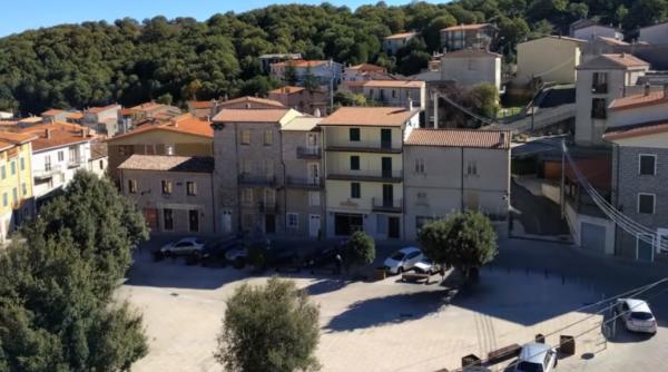 Case de închiriat cu 1 euro într-o localitate din Sardinia. Primarul din Ollolai vrea să atragă tineri din toată lumea în acest "colț de Rai"