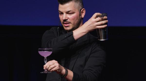 Cine e românul care a participat la petrecerea celui mai bogat om din India. A stat față în față cu Bill Gates și Mark Zuckerberg