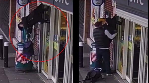 Momentul în care o bătrână a fost prinsă și ridicată în aer de jaluzelele unui magazin din Marea Britanie. ”Ce haine bune, nu s-au rupt” 