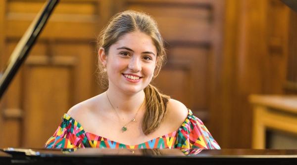 Tânăra pianistă Cristiana Achim, recital de excepție la sediul ICR Londra, pe 07 martie