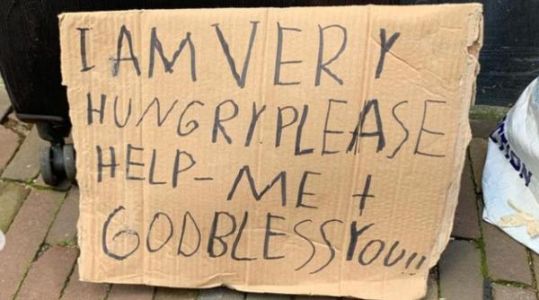 Postarea unui polițist olandez cu privire la cerșetorii români din Haarlem: „Nu sunt nevoiași. Fac bani de buzunar” / FOTO