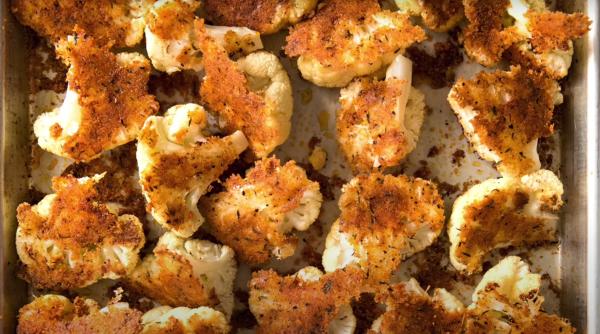 Rețetă rapidă și delicioasă: Conopidă prăjită cu usturoi și parmezan - Gătește în doar câteva minute!